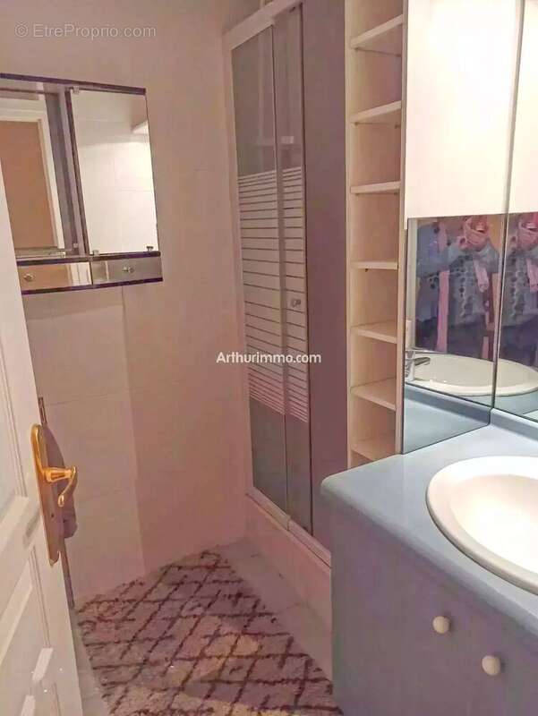 Appartement à SAINT-MARTIN-D'HERES