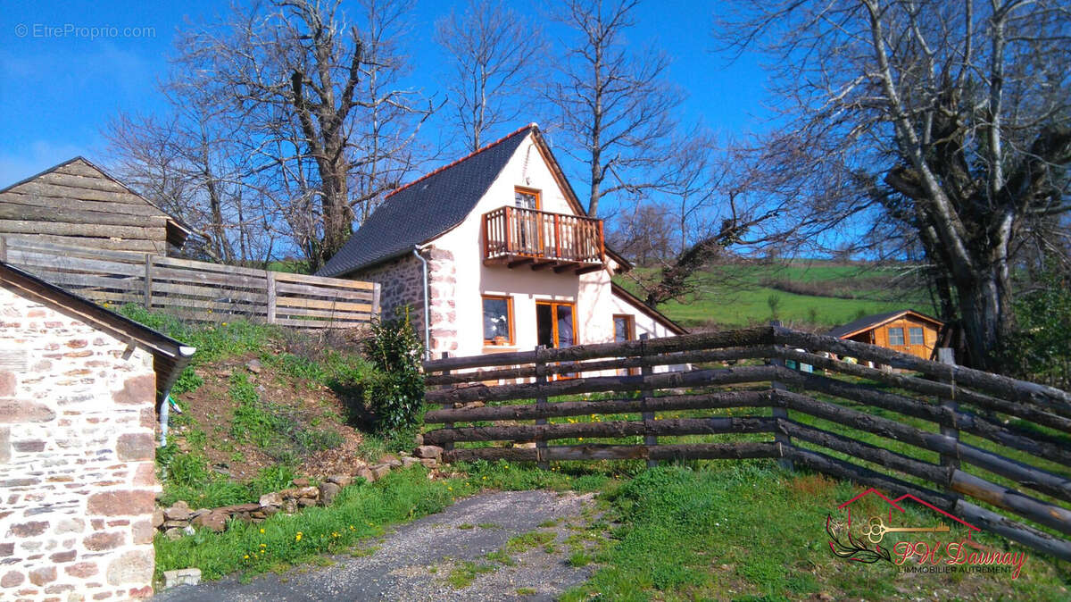 Maison à CLAIRVAUX-D&#039;AVEYRON