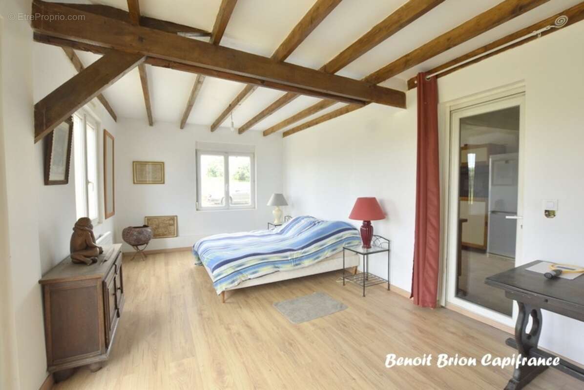 À vendre – Demeure historique en pierre d'environ 260 m² sur 2 hectares – Lapenty (50), à proximité de Saint-Hilaire-du-Harcouët - photo 14