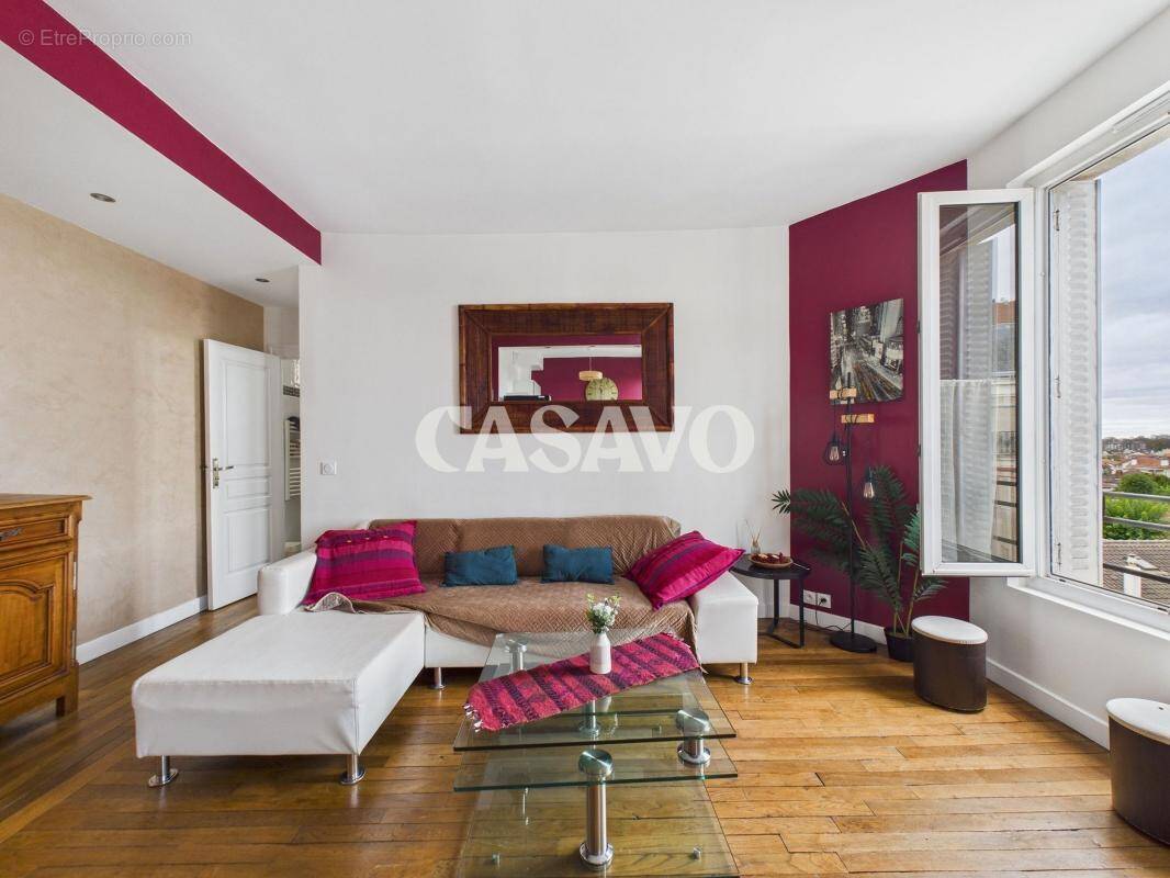 Appartement à LES PAVILLONS-SOUS-BOIS