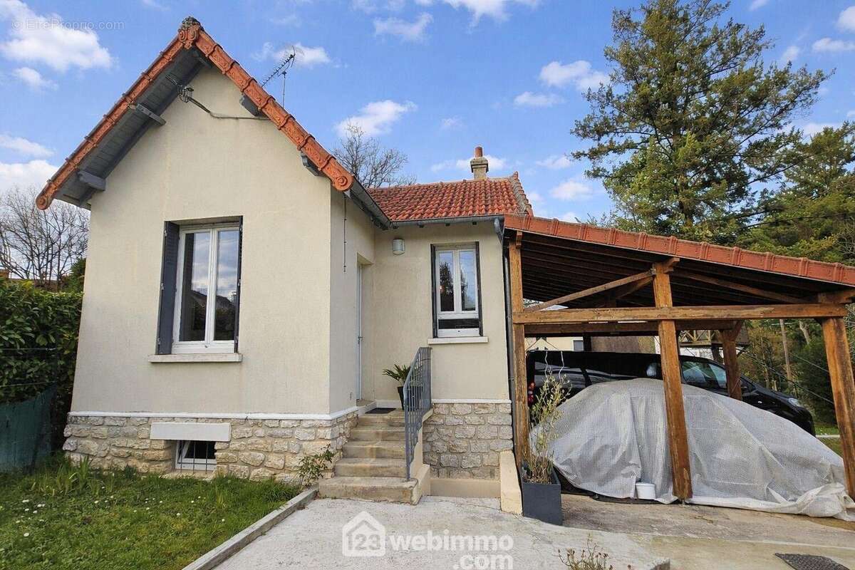 Venez visiter cette belle maison totalement rénovée.