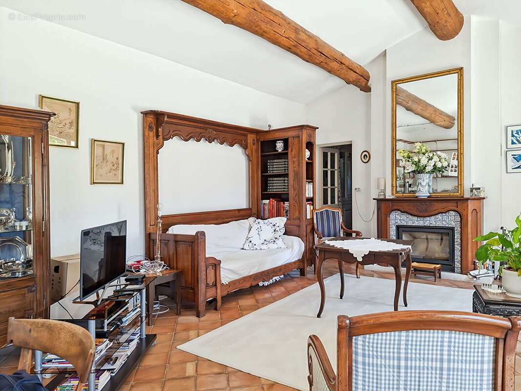 Maison 143m² à saint-mitre-les-remparts - photo 4