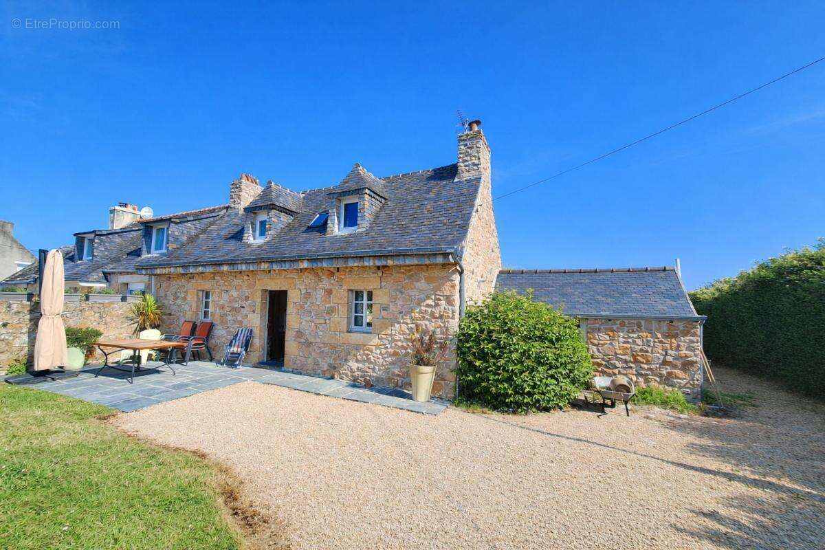 Maison à PLOUGASNOU