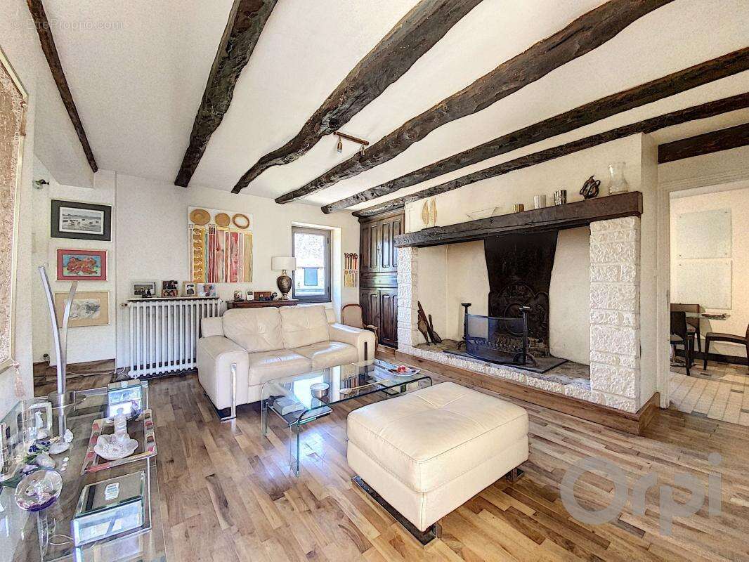 Maison à CONDAT-SUR-VEZERE