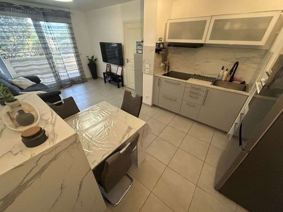 T2 - plan de cuques - box - garage - terrasse - sans vis à vis - Appartement à PLAN-DE-CUQUES