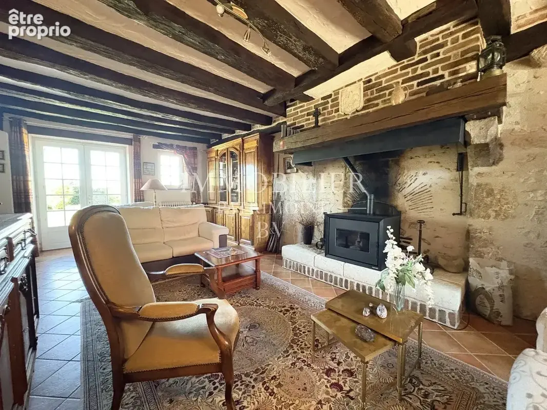 Longère de 180 m²  sur 2 424 m² de terrain clos et arboré à Mont-près-Chambord - photo 3