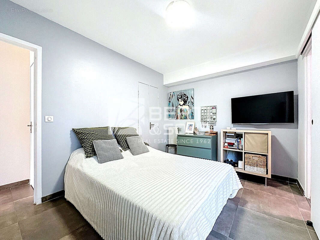 Exclusivite  - appartement 2 pieces renove - terrasse - jardin 100m² - parking - cave - photo 9