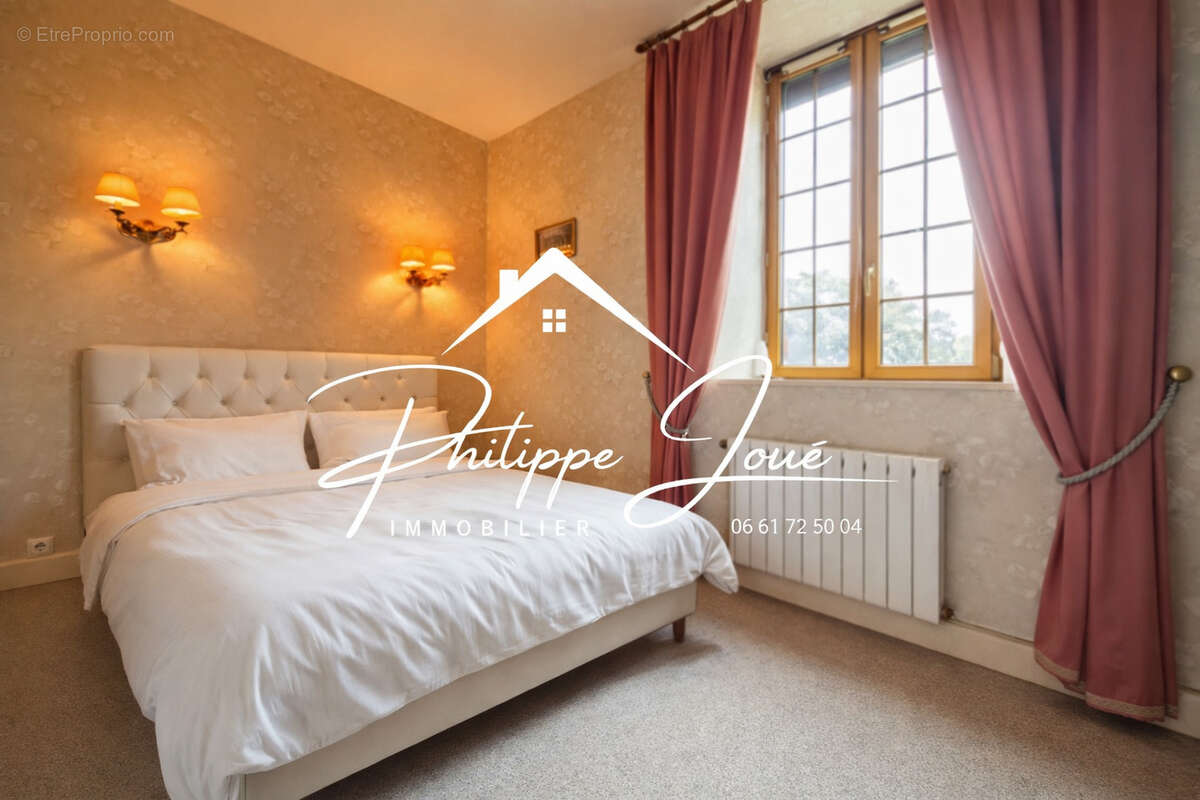 Maison à RACINES