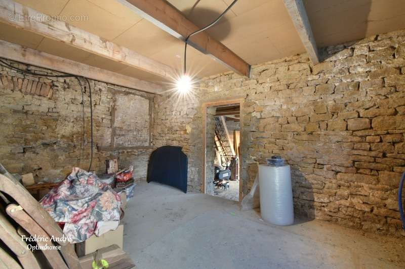 Maison à POURU-AUX-BOIS