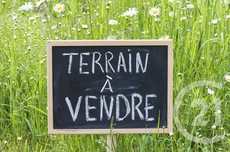 Terrain 614 m² à Pajay  - photo 2