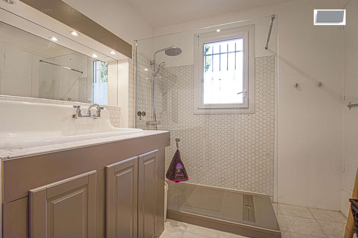 Maison à LE CASTELLET