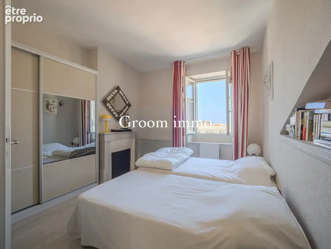 Exclusivité, Biarritz Hyper centre, bel appartement traversant - photo 9