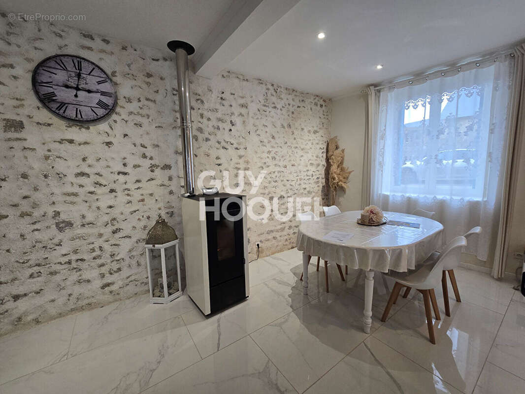 Maison à BROUY