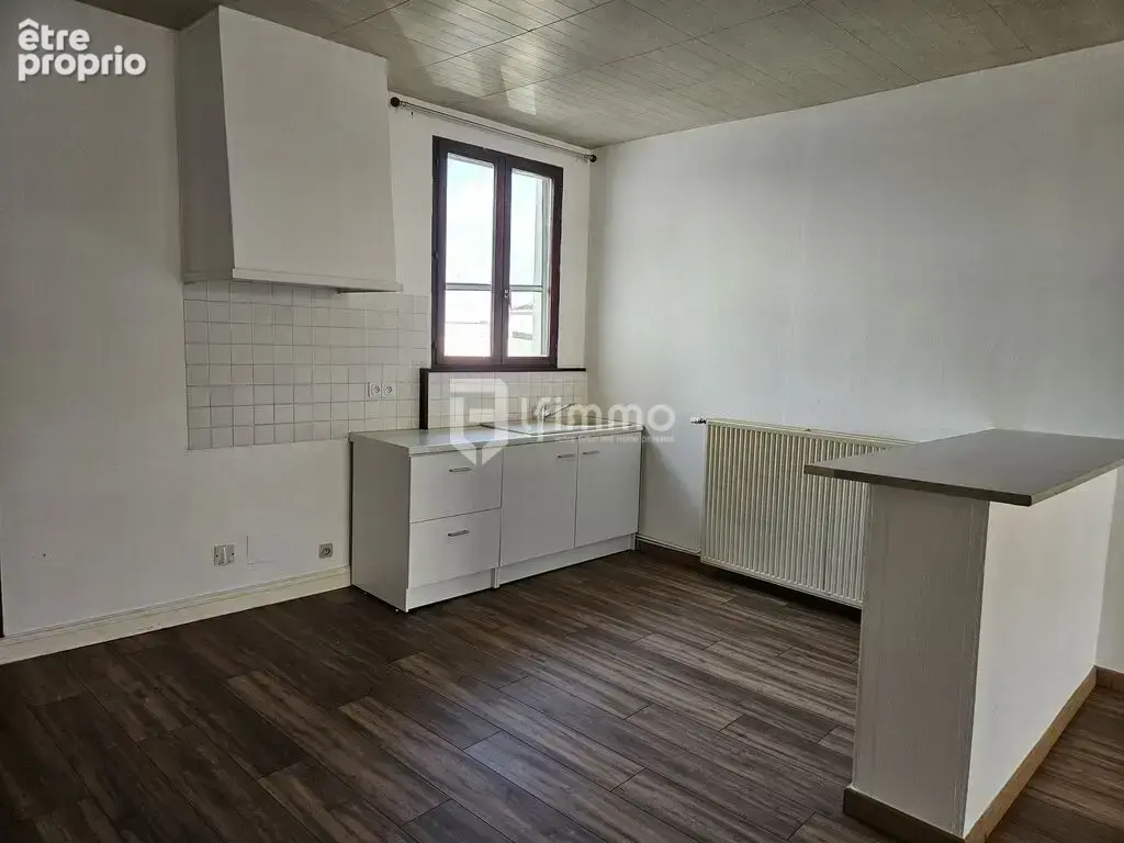 Ensemble immobilier avec commerce et logement à louer à Bapaume - photo 4