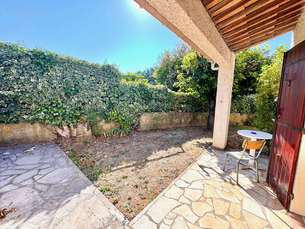 Vaison proche centre   villa au calme à rafraichir - photo 17