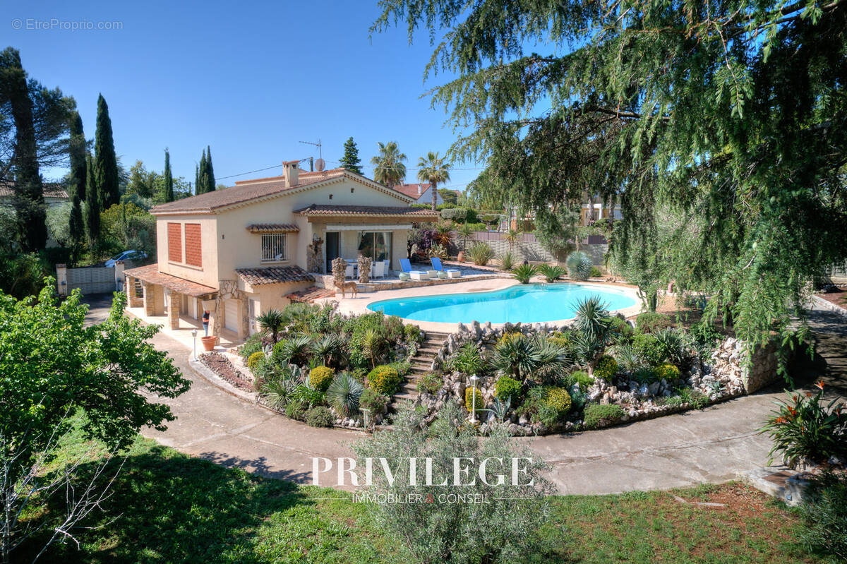Maison à MOUGINS