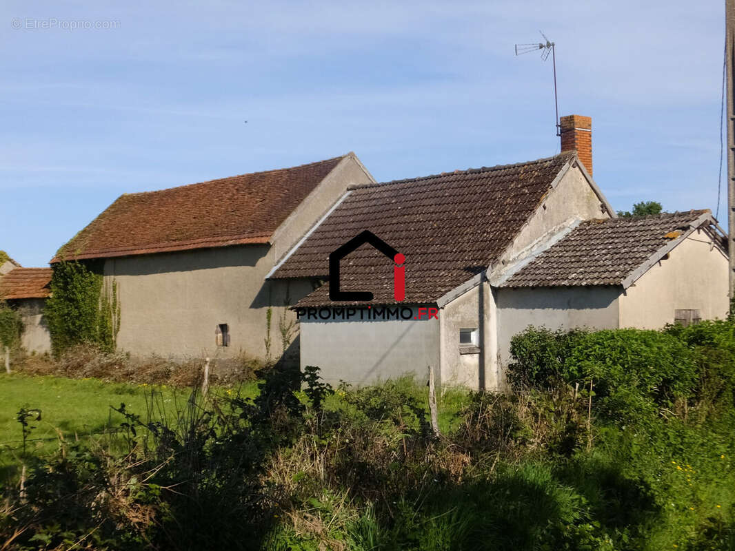 Maison à SAINT-BONNET-TRONCAIS