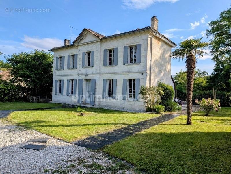 Maison à SAVIGNAC-DE-L'ISLE