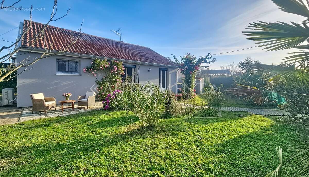 Maison à SAINT-SULPICE