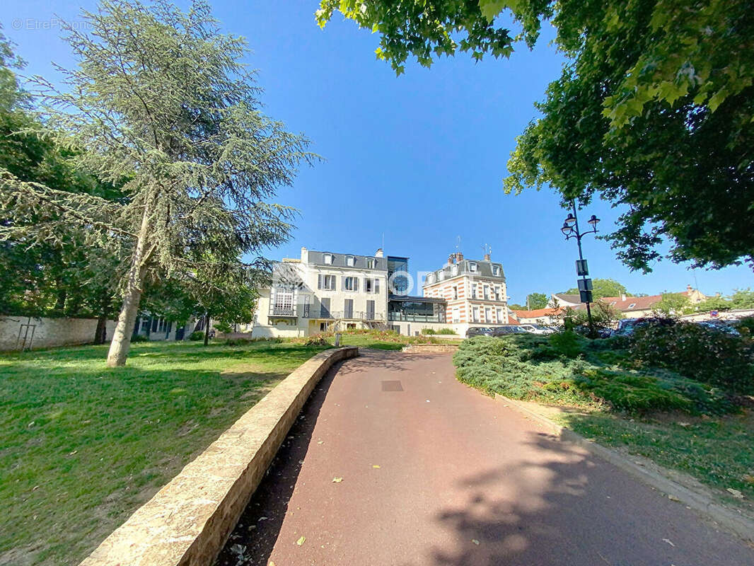 Appartement à VERNEUIL-SUR-SEINE