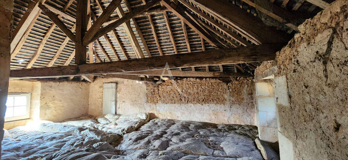 Maison à VIVONNE