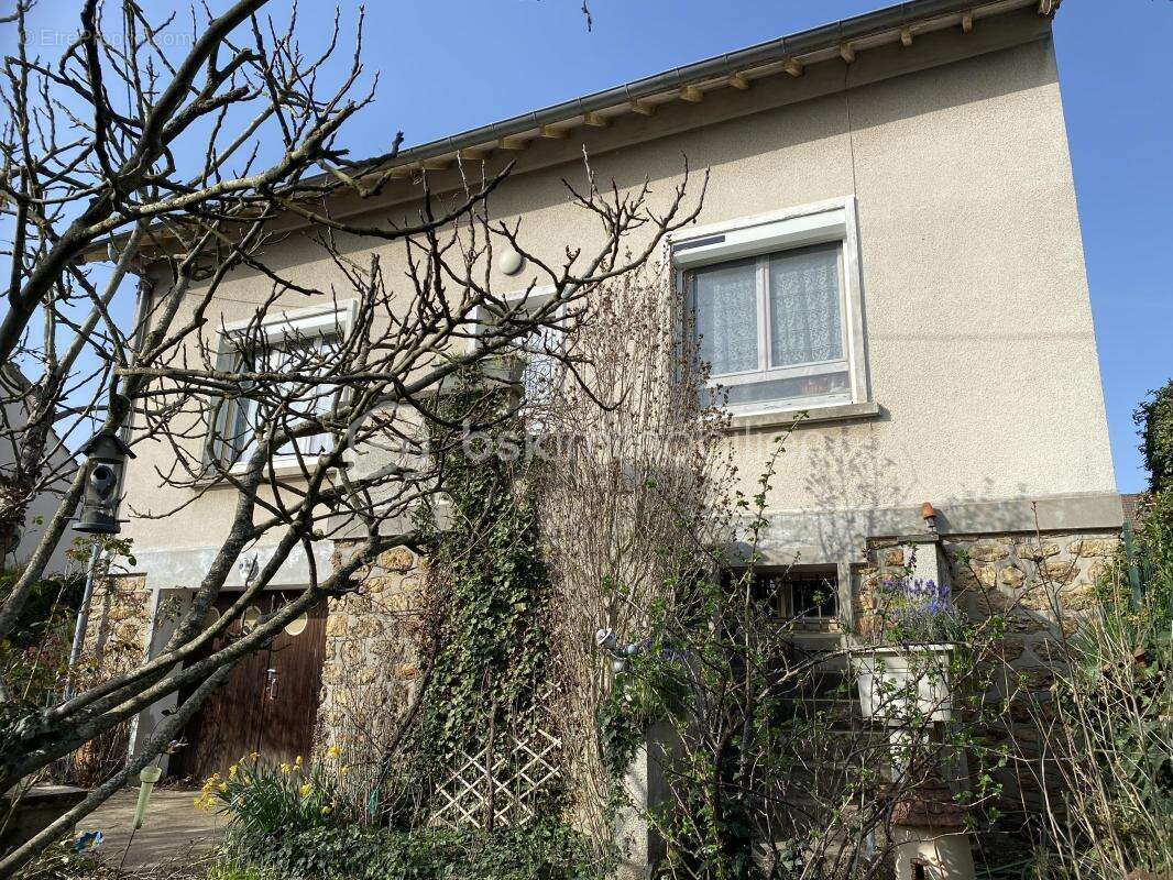 Maison à SAINTRY-SUR-SEINE