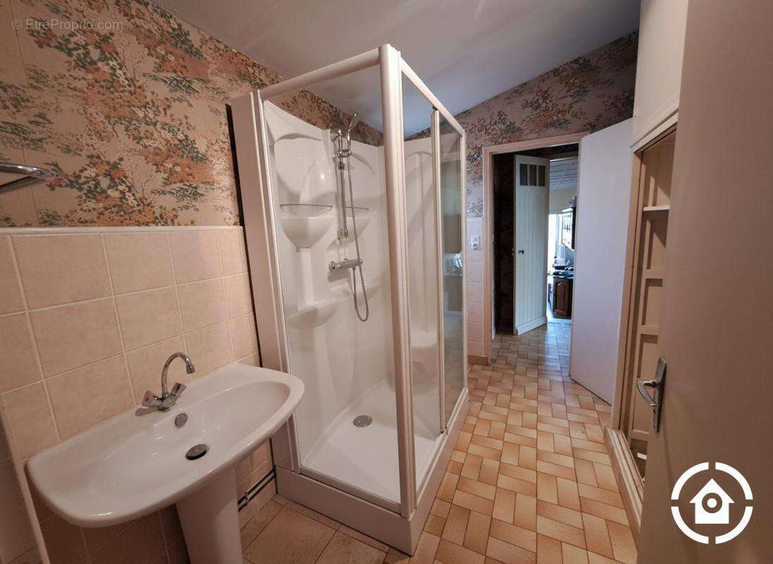Maison semi plain-pied à RENOVER - 3 chambres - Jardins clos - - photo 23