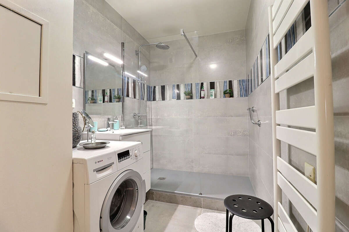 Appartement à PARIS-19E