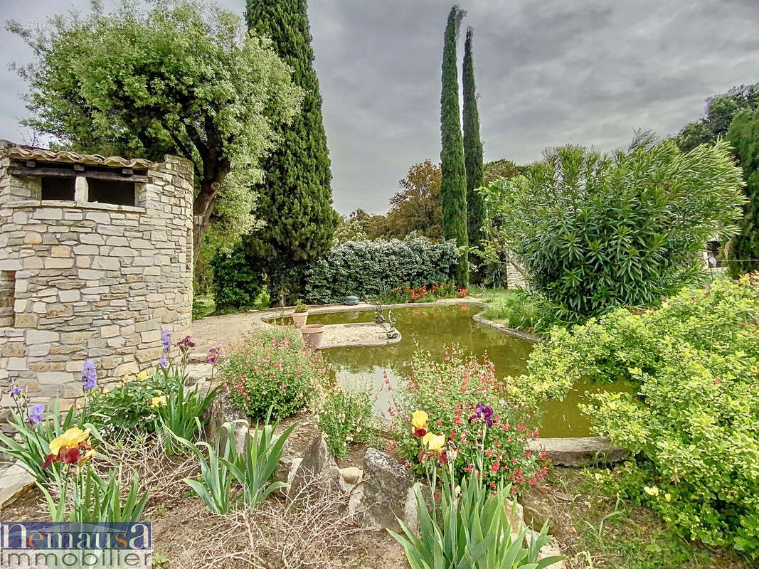 Maison à SAINT-LAURENT-DES-ARBRES