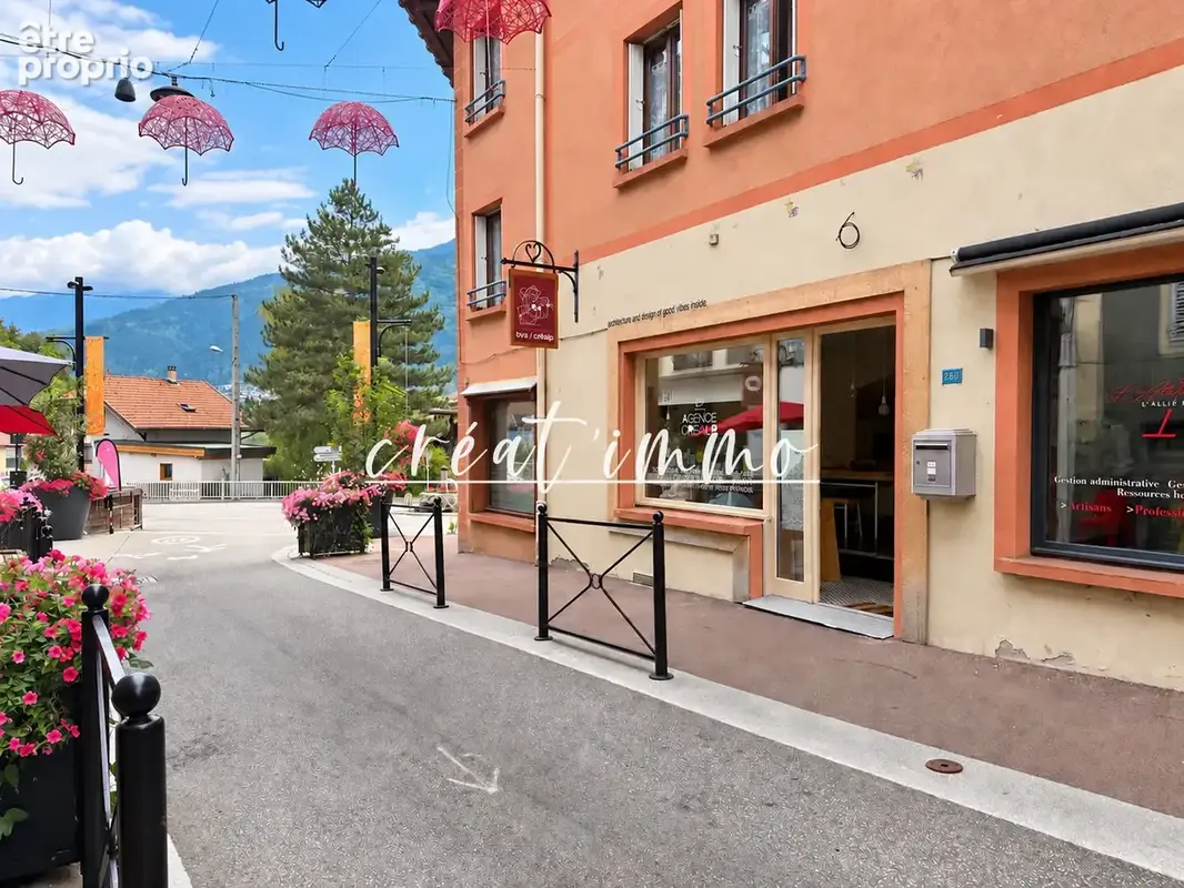 Local commercial 45m2  Centre-ville d'Aime - photo 2