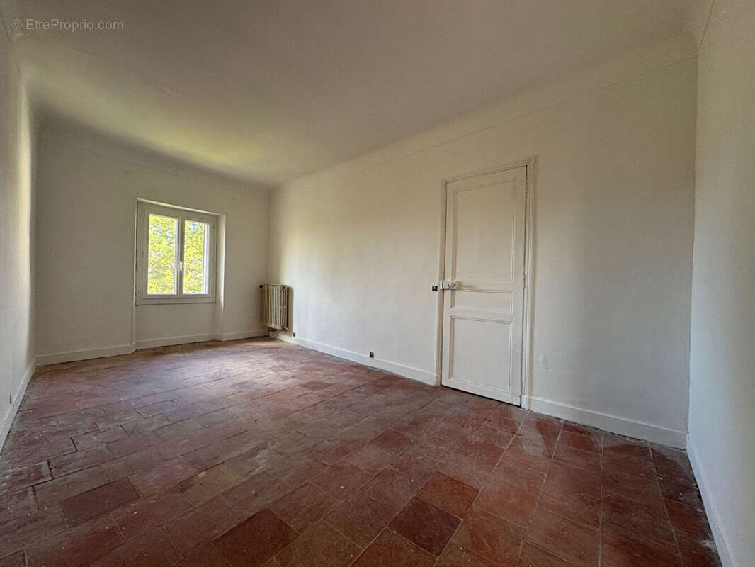 Autre à MARSEILLE-12E