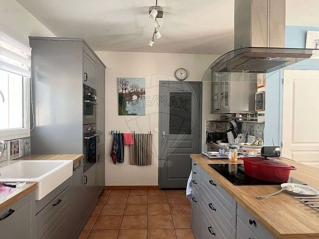 Maison à CHAILLEVETTE