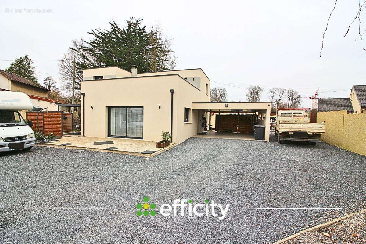 Maison à MEZIDON-CANON