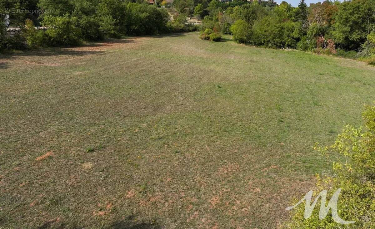 Terrain à MONTMEYAN
