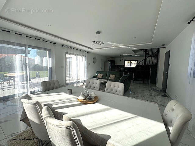 Maison à SAINT-HILAIRE