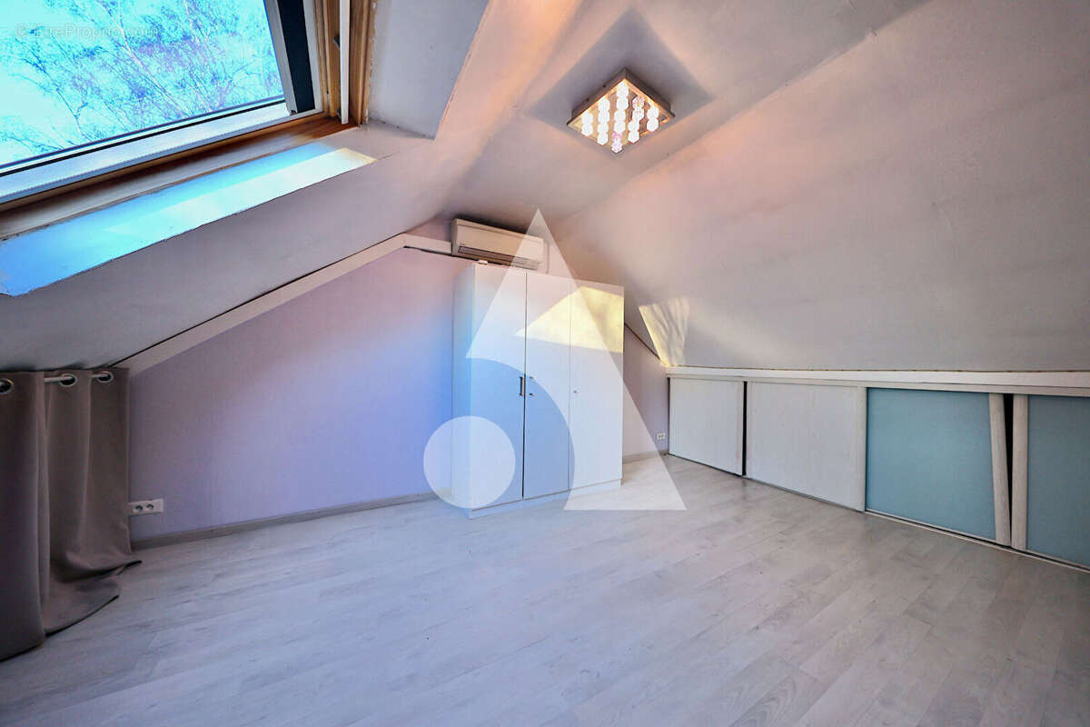 Maison à CORBEIL-ESSONNES