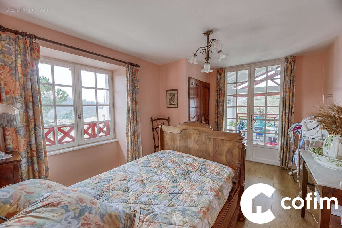 Maison à LA BASTIDE-CLAIRENCE