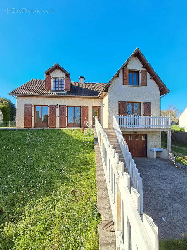 Maison sur sous sol , secteur prisé de Naintré 191.90 m2 - photo 1