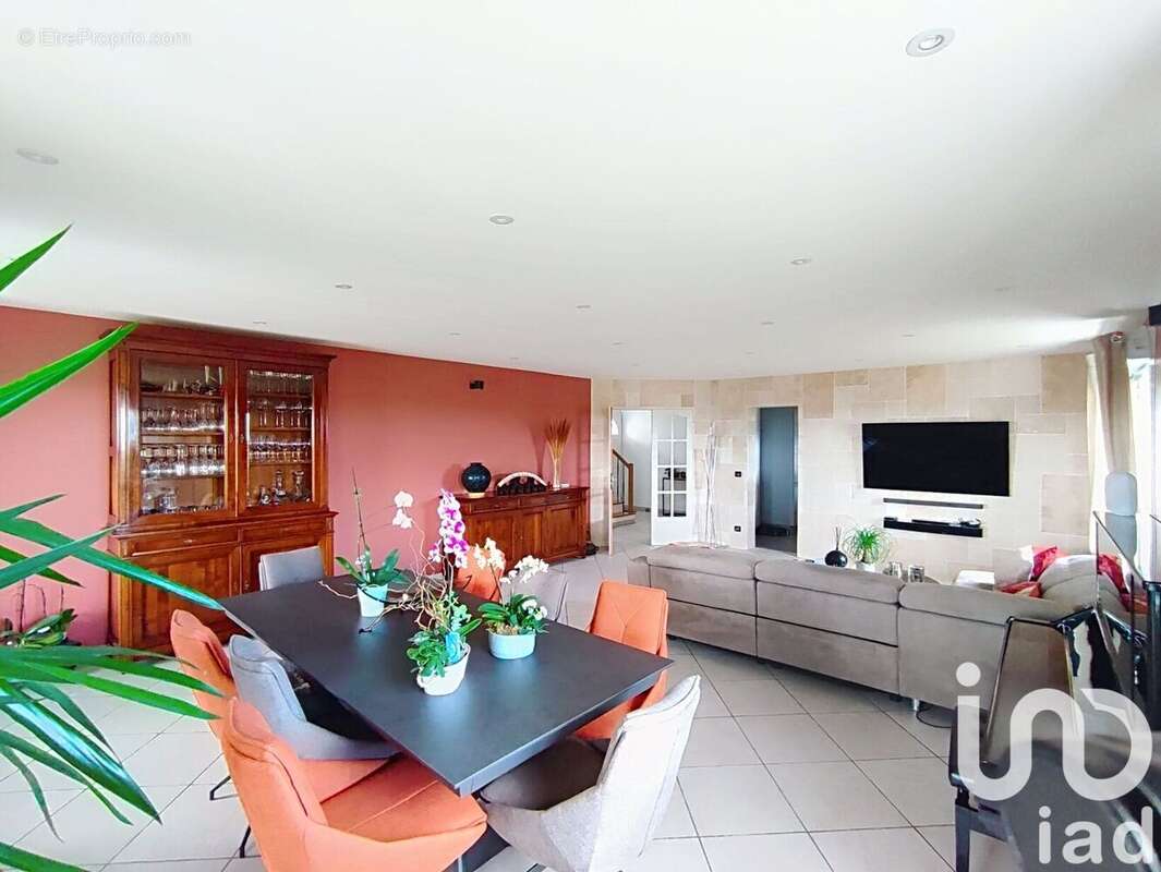 Photo 2 - Maison à ORCEMONT