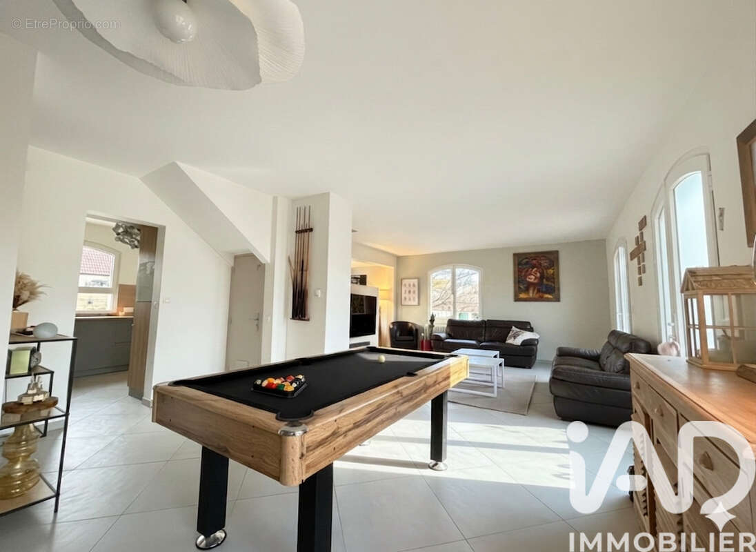 Photo 2 - Maison à VIRY-CHATILLON