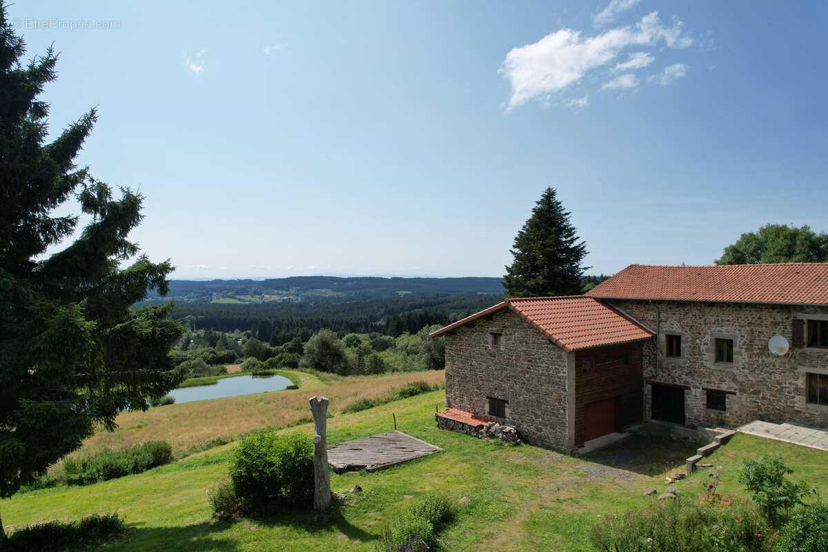 Maison à CHAMBON-SUR-DOLORE