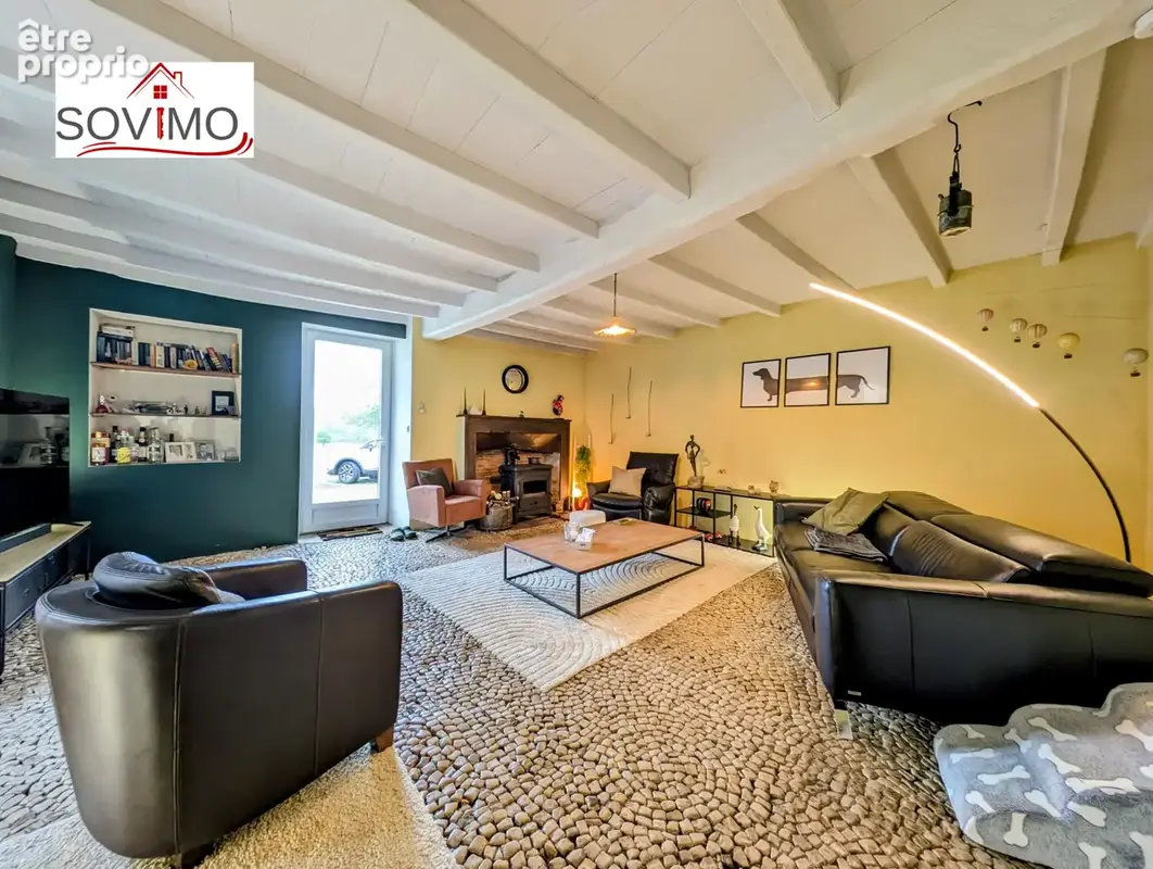 En campagne, jolie maison charentaise avec grange et terrain attenants de 5439 m2 - photo 4