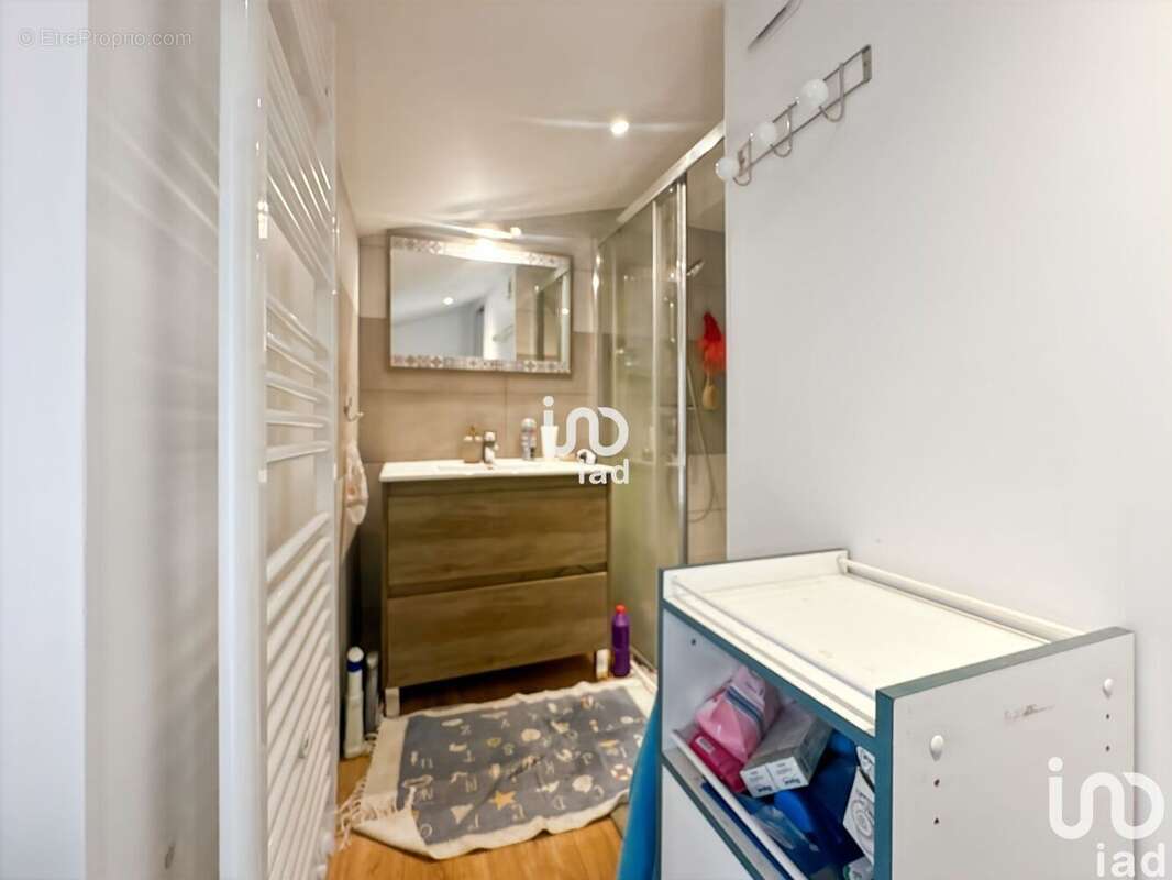 Photo 8 - Commerce à VALLERY