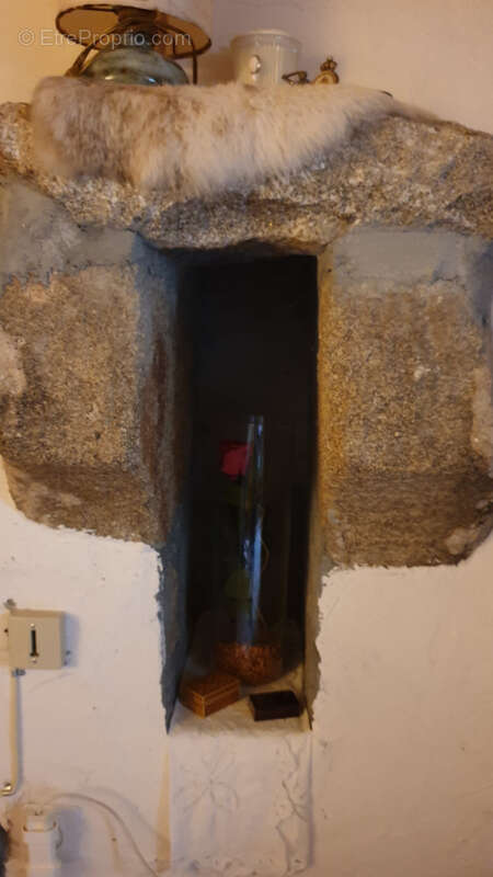 Maison à SAINT-MARTIN-LA-MEANNE