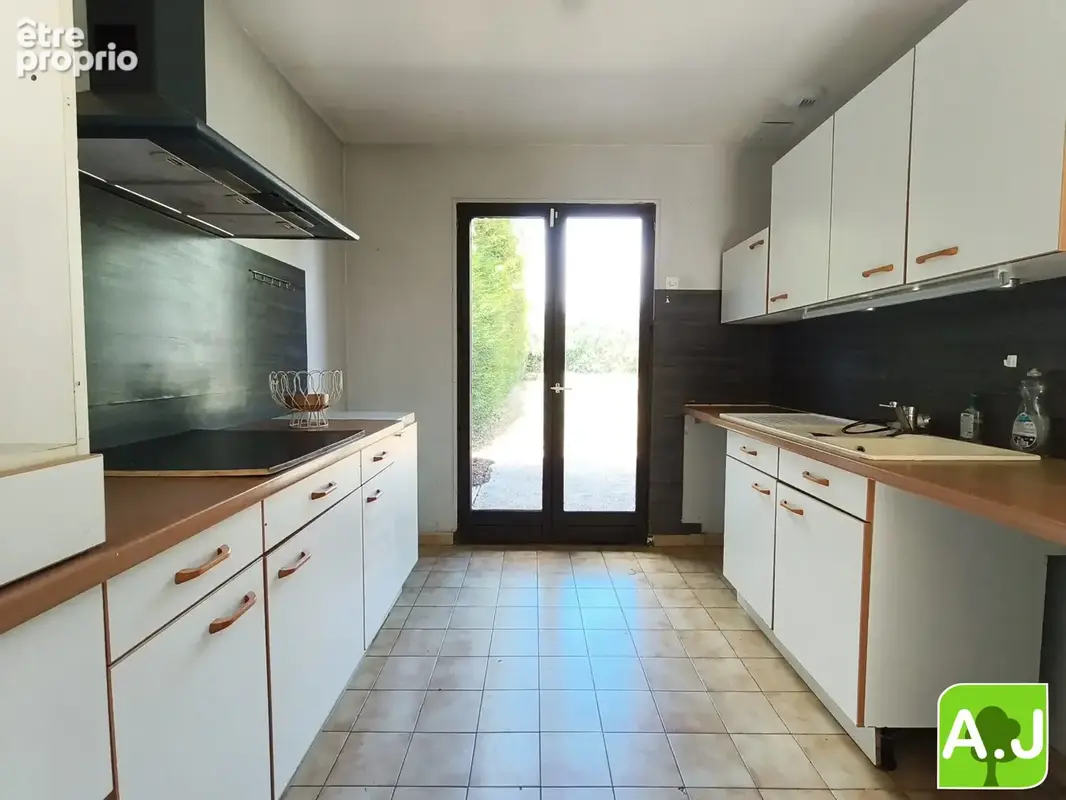 Maison 4 pièces 82 m² à vendre à Ezy-Sur-Eure (27530) - photo 4