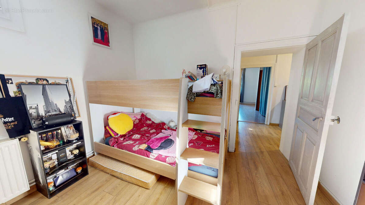 Maison à SAINT-NICOLAS-DE-LA-GRAVE