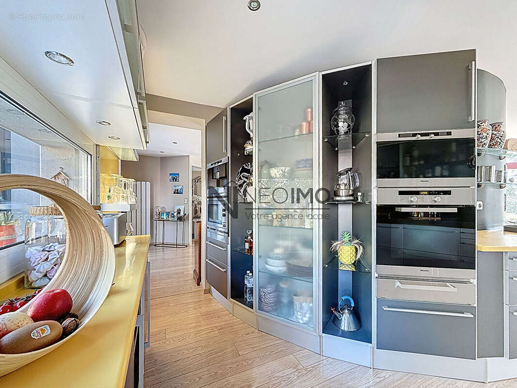 Maison à NEUFCHATEAU