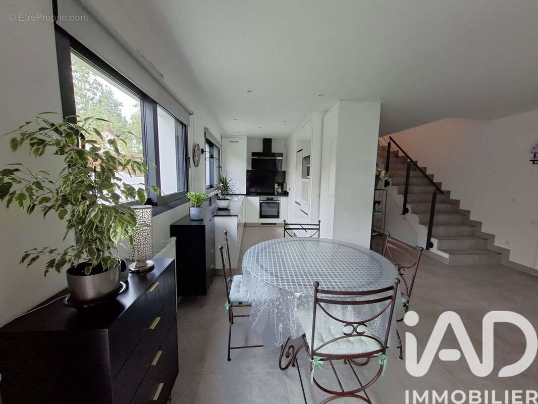 Photo 3 - Maison à VILLIERS-SUR-MARNE