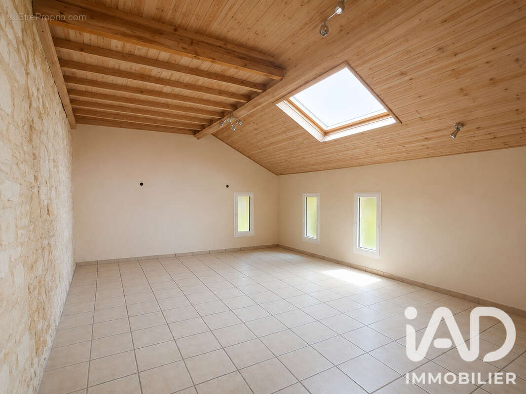 Maison 286 m² à Chinon  - photo 7