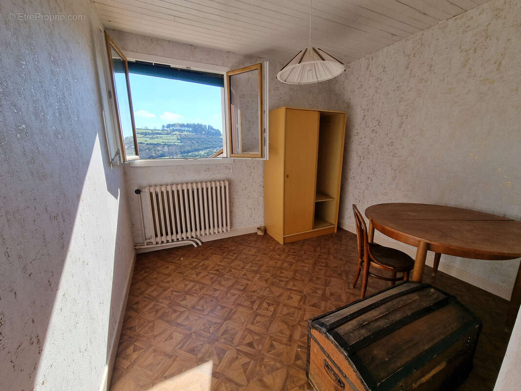 Maison à JEANSAGNIERE
